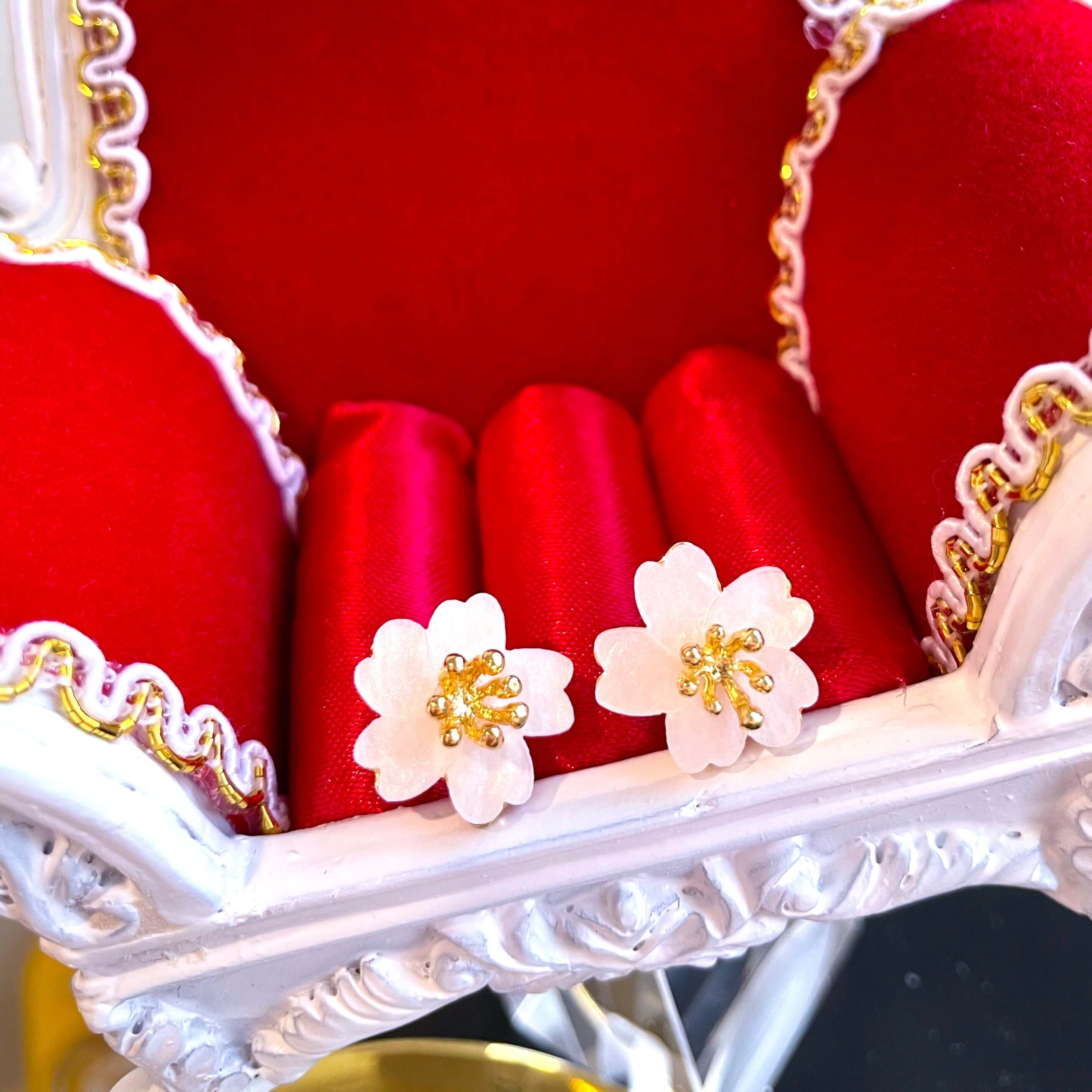 Shopminx White Flower Studs Default Title