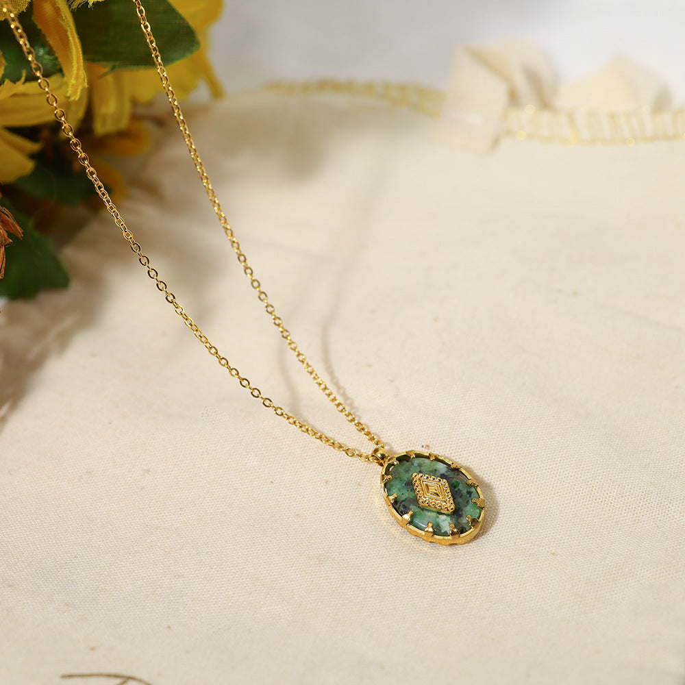 European and American square necklace niche high-end retro collarbone chain necklace