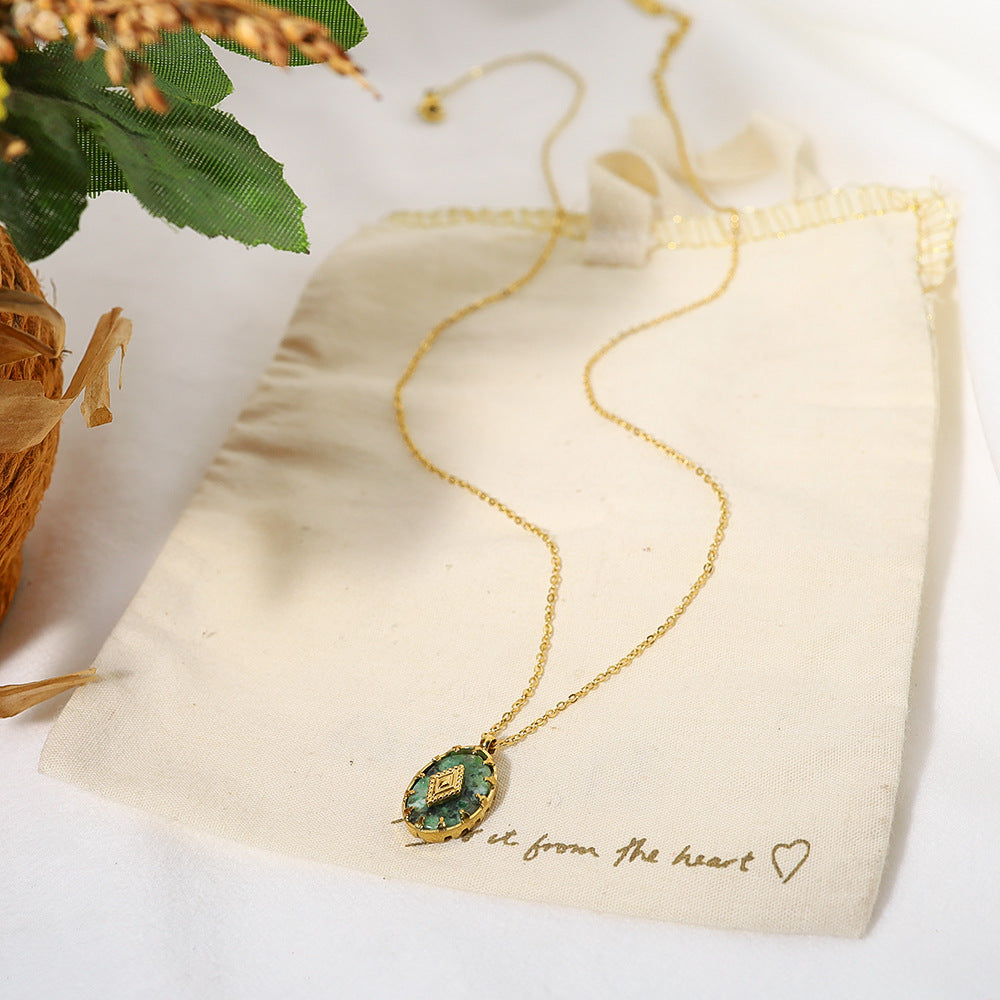 European and American square necklace niche high-end retro collarbone chain necklace