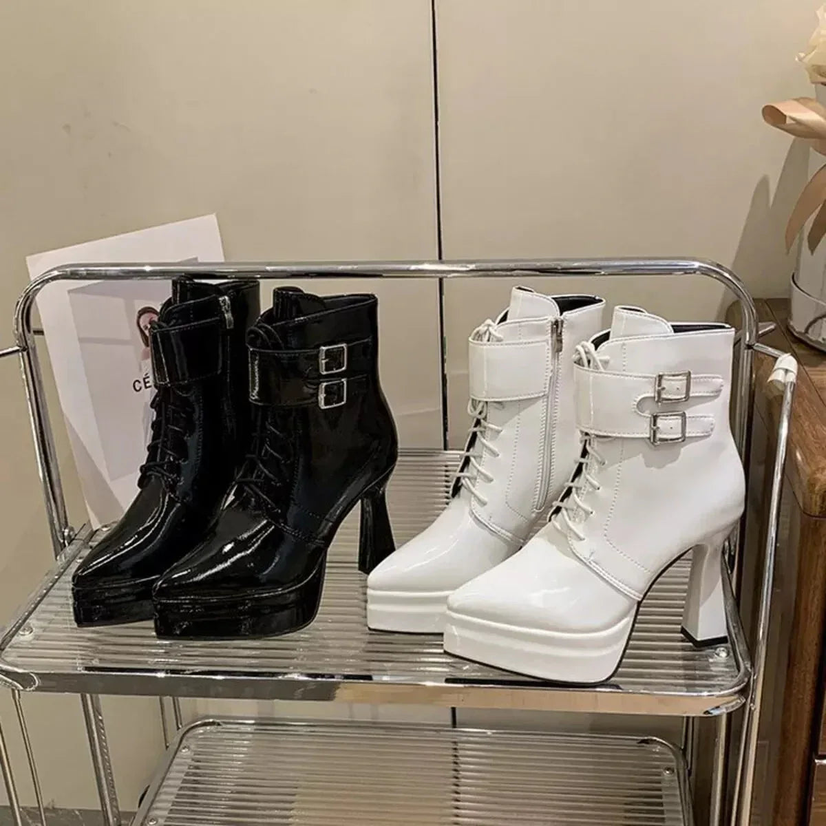 Lace Up Women's Round Toe : Chunky Heel Ankle Boots 3 / White