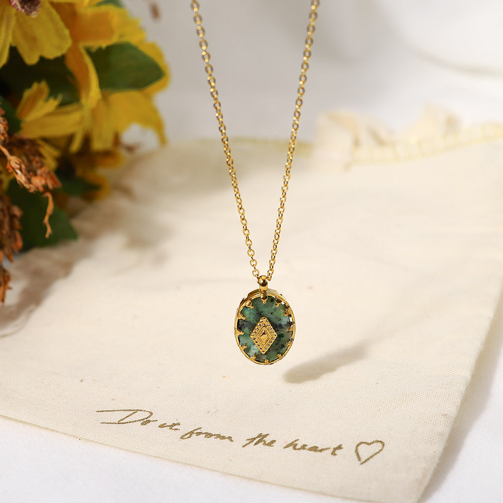 European and American square necklace niche high-end retro collarbone chain necklace