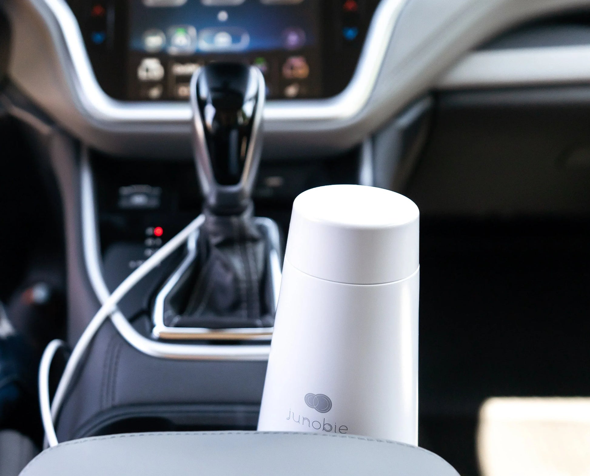 Junobie Formula & Breastmilk Bottle Warmer & Cooler Cup Junobie Battery Operated Milk Warmer/Cooler Cup: The Single Pack LE Marble