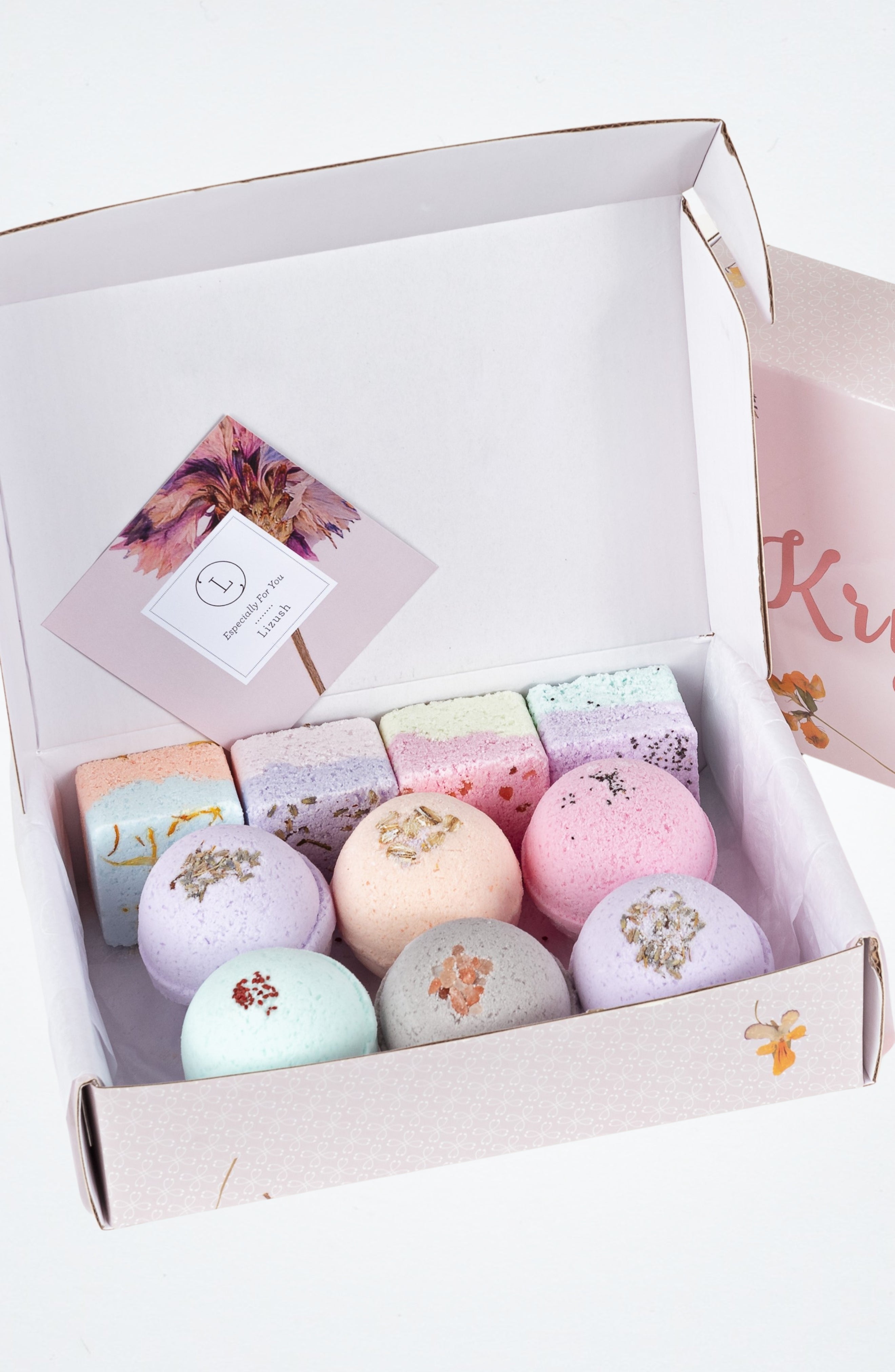 Lizush Natural Bath Bombs and Shower Steamers Gift Set - for anyone that like to Bath and Shower
