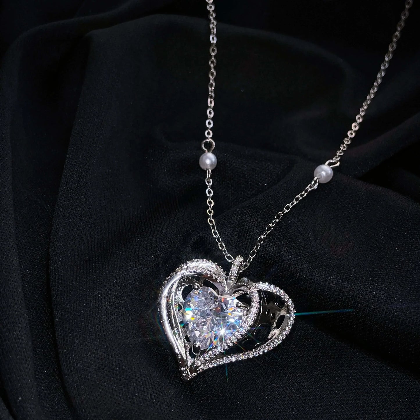 Queen of Hearts Necklace Silver + Diamond