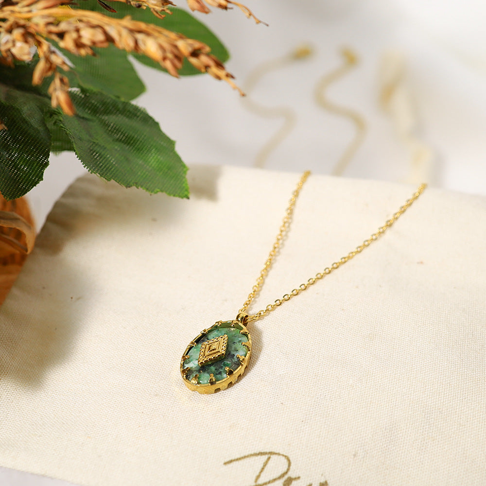 European and American square necklace niche high-end retro collarbone chain necklace