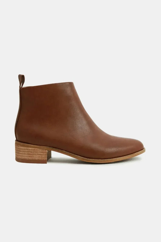 Beast Fashion PU Leather Block Heel Boots Brown / 5.5