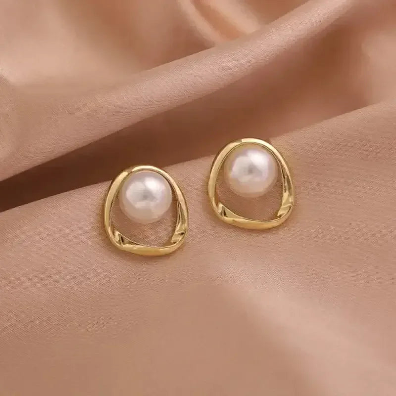 Fashion Pearl Earring for Women Design 1