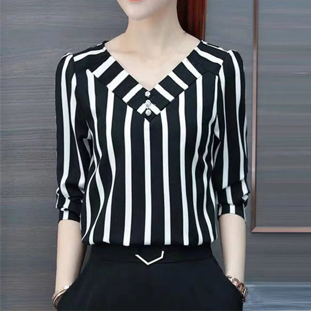 Women's Casual Three Quarter Sleeve V-neck Leisure Stripe