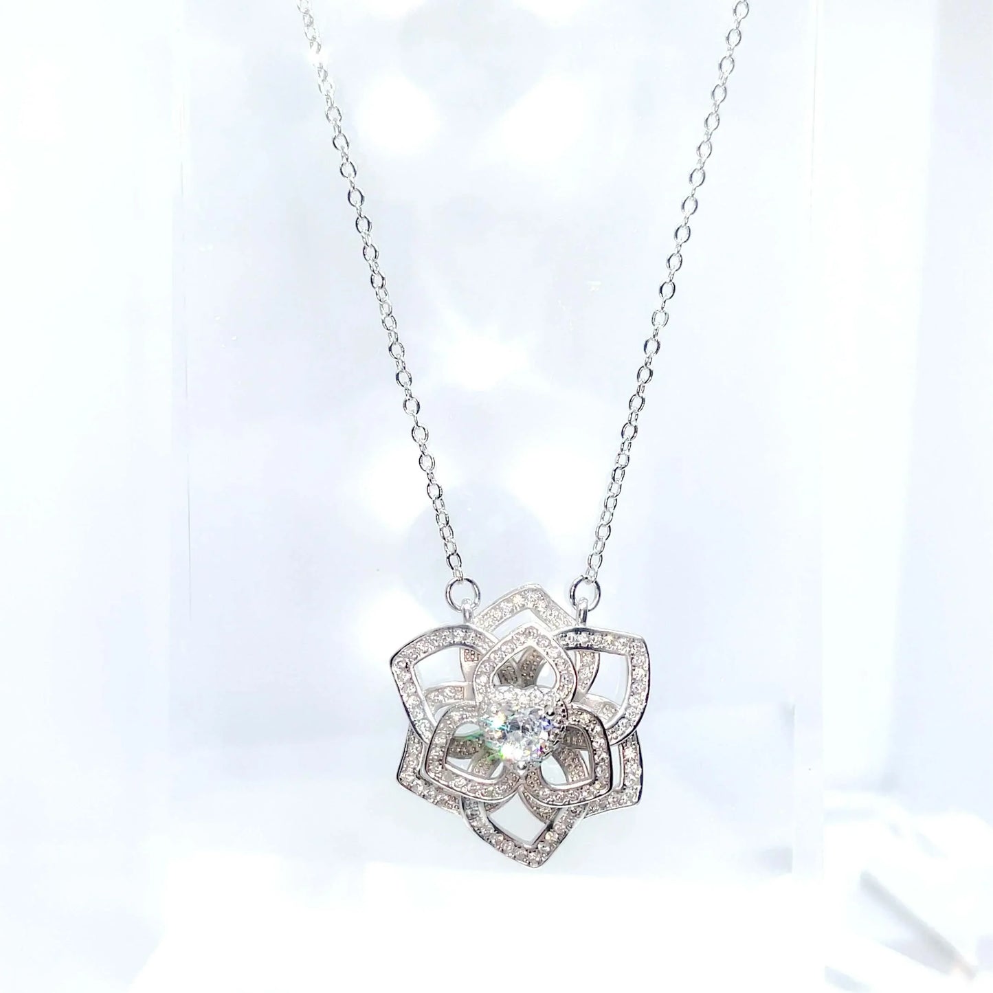 Hollow Rose Necklace Default Title