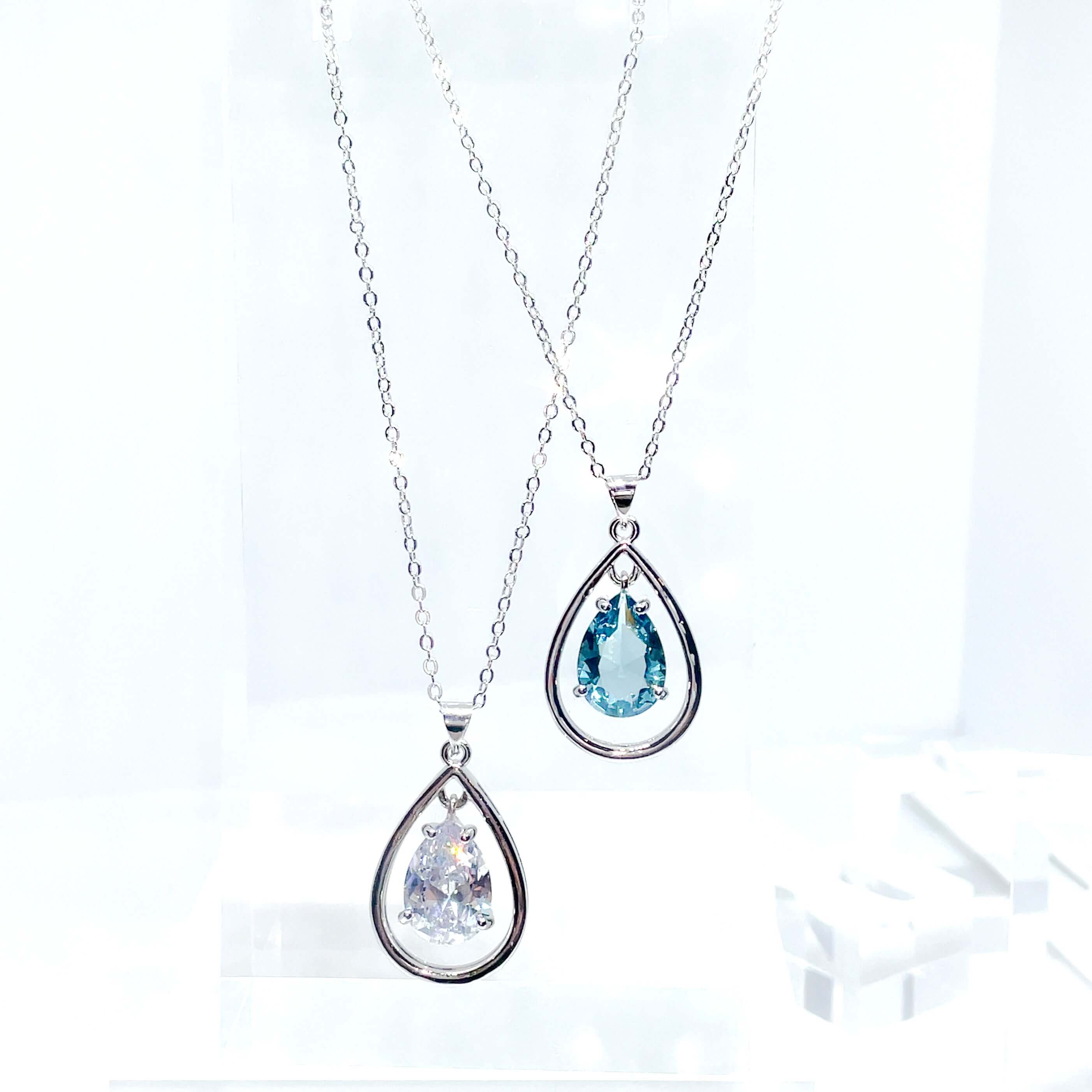 Shopminx Princess Aqua Necklace Clear