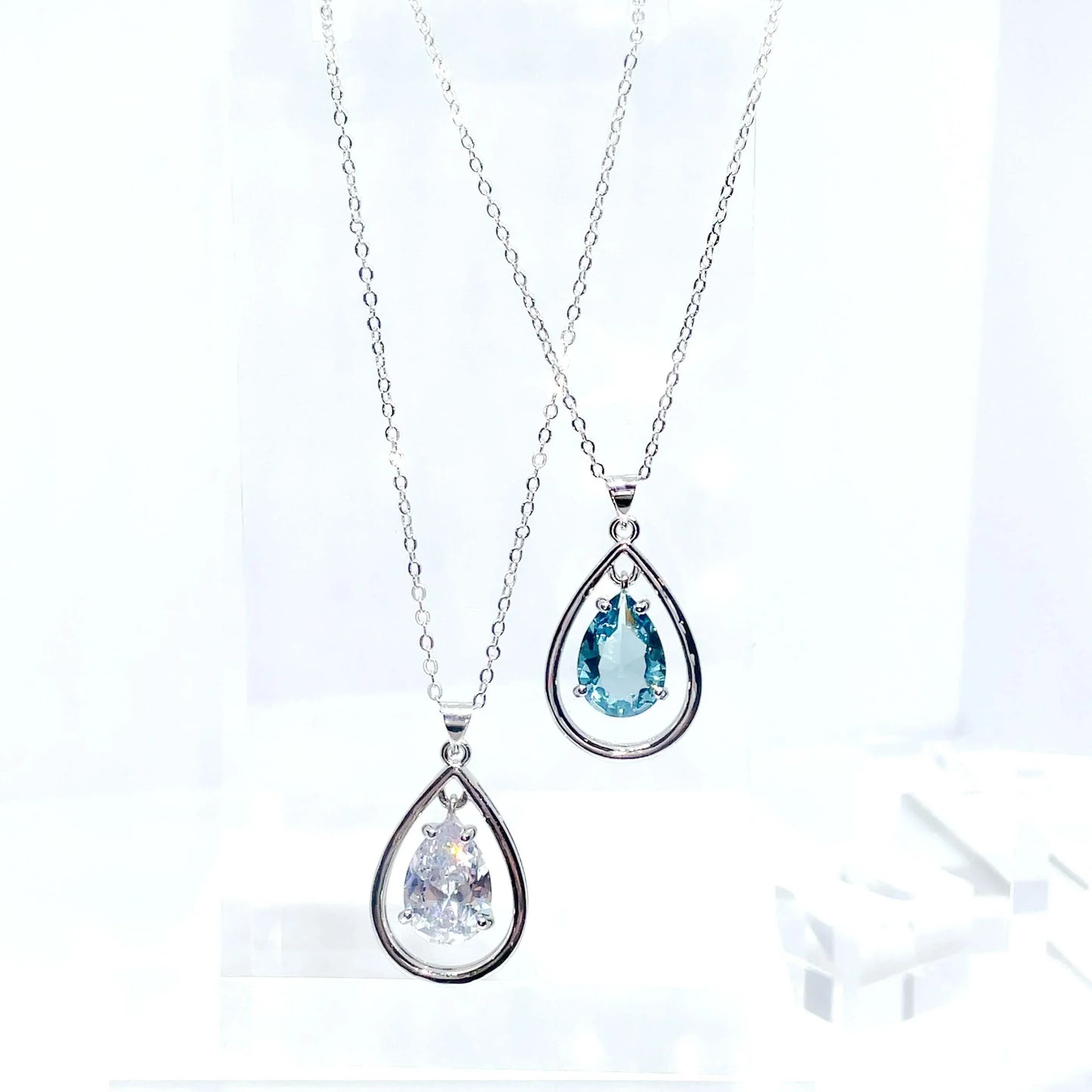 Princess Aqua Necklace Clear