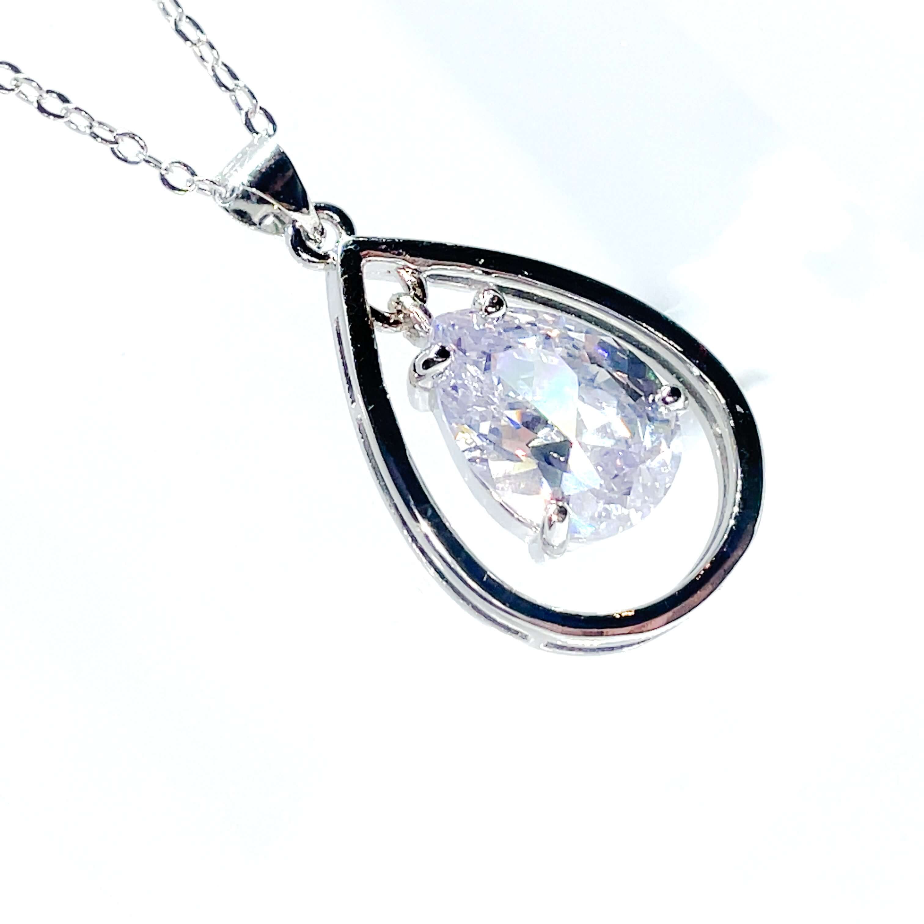 Shopminx Princess Aqua Necklace Clear