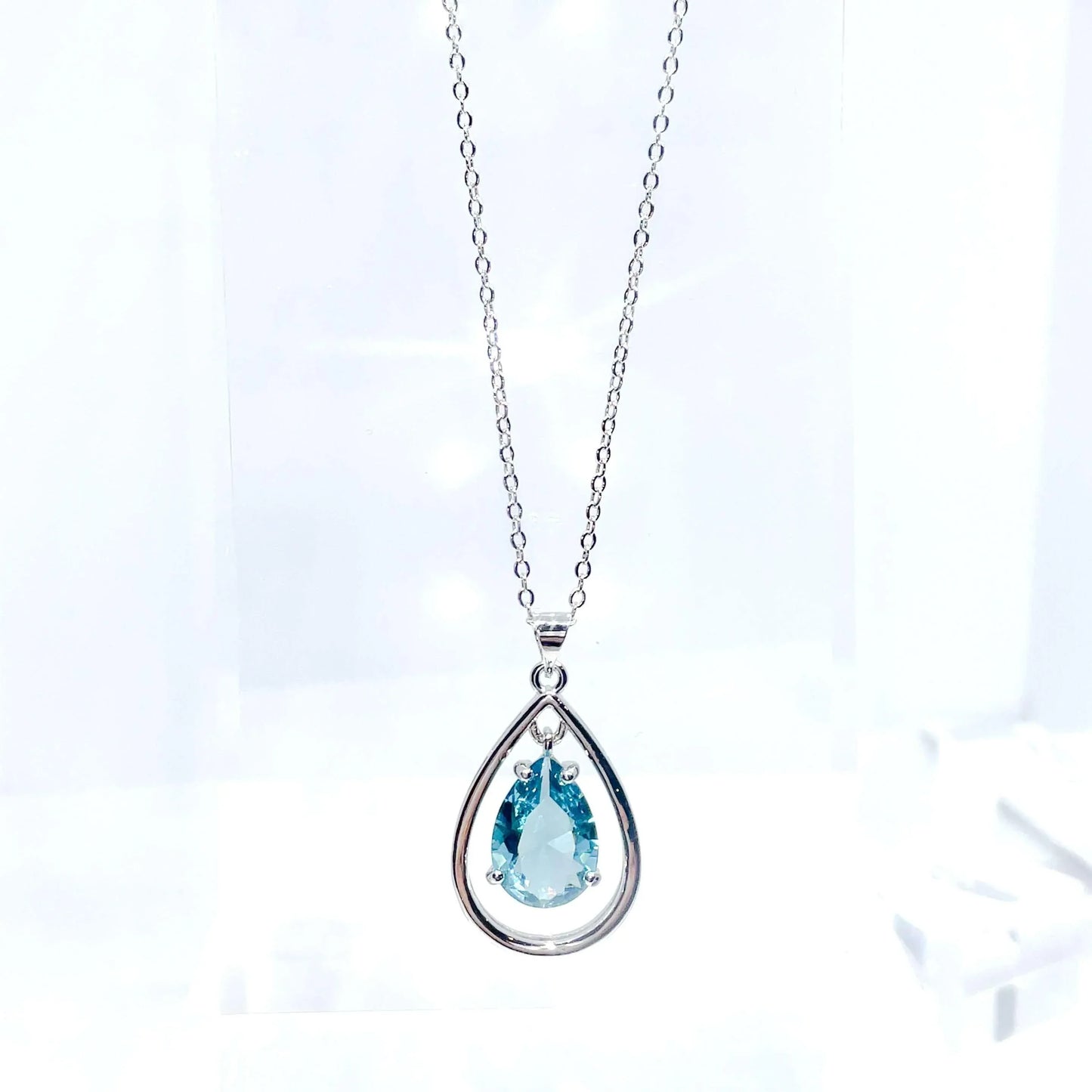 Princess Aqua Necklace Clear