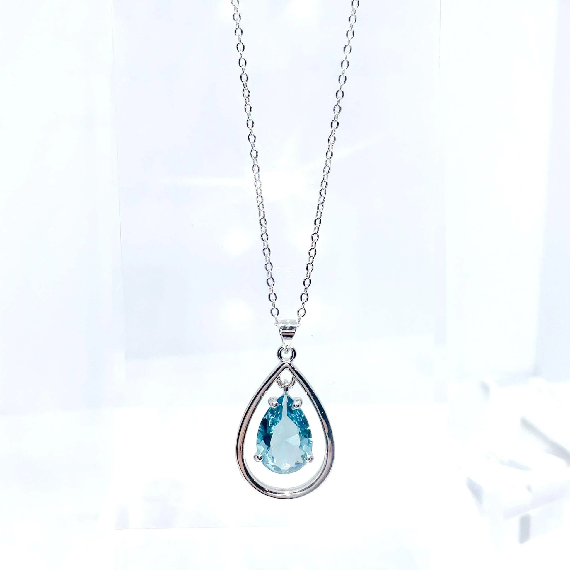 Princess Aqua Necklace Clear