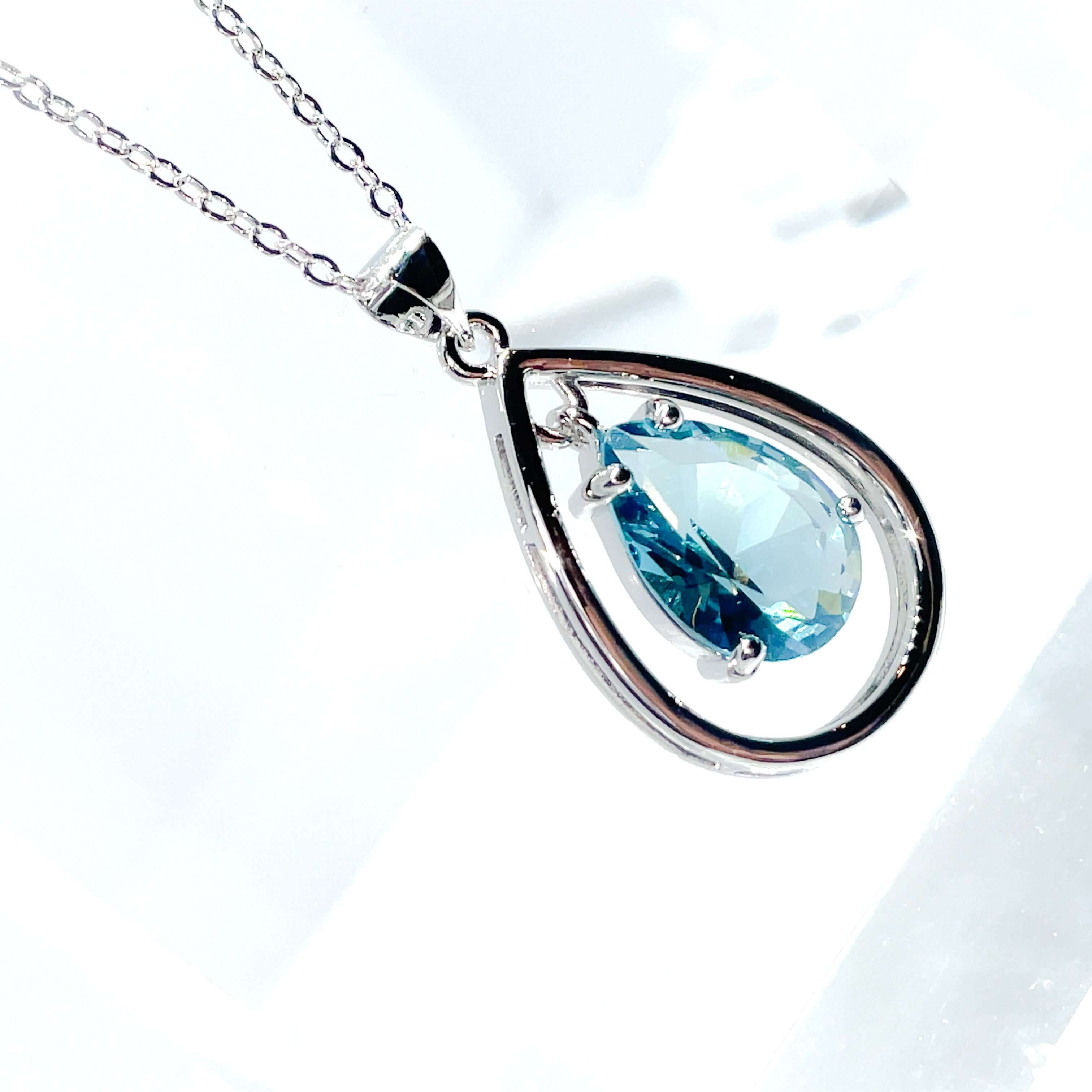 Shopminx Princess Aqua Necklace Clear