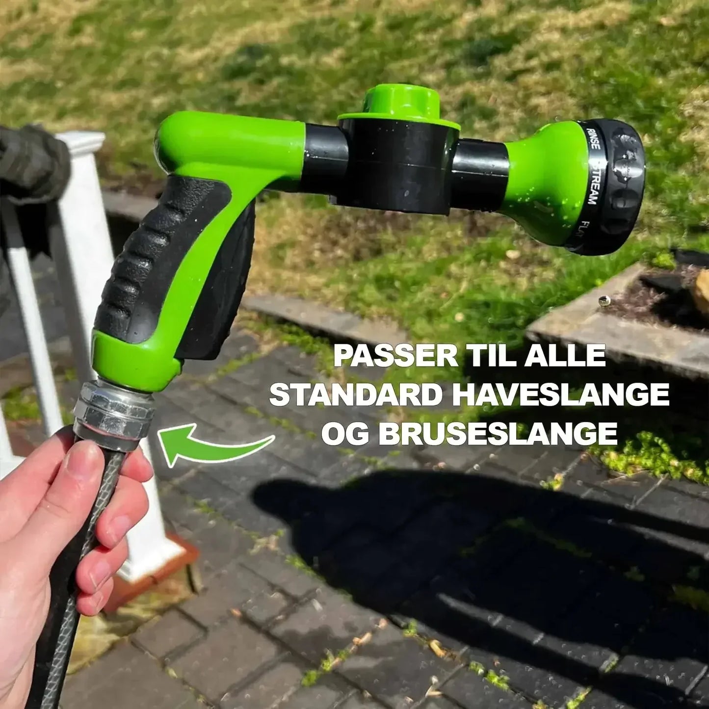 Dog Shower Jet Attachment Green / 10.51 x 5 x 7.87 inches