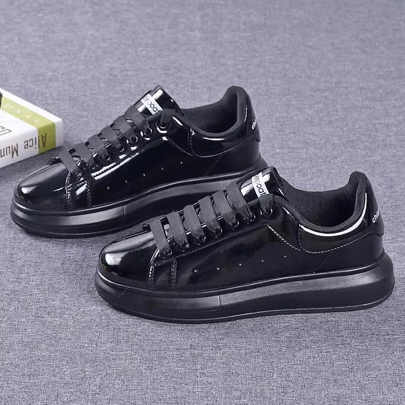 Breathable casual shoes