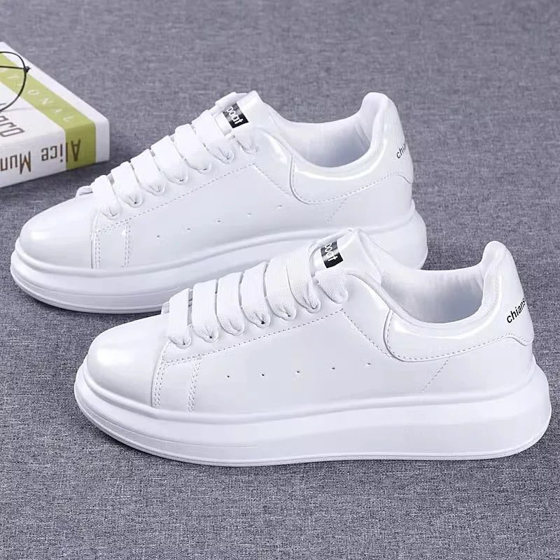 Breathable casual shoes