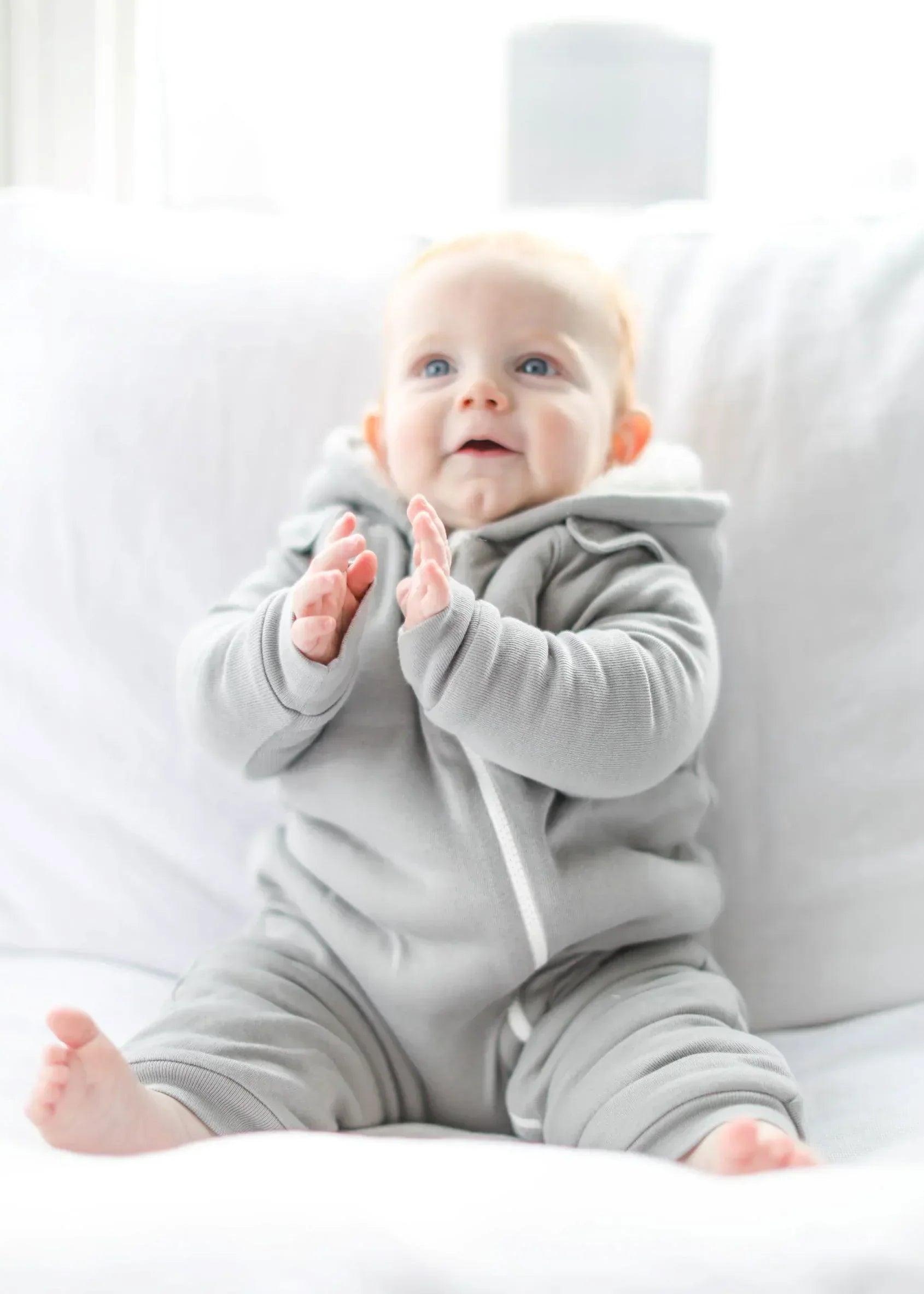 Smart Cuddly Jumpsuit + Bib - Gray NB / Gray