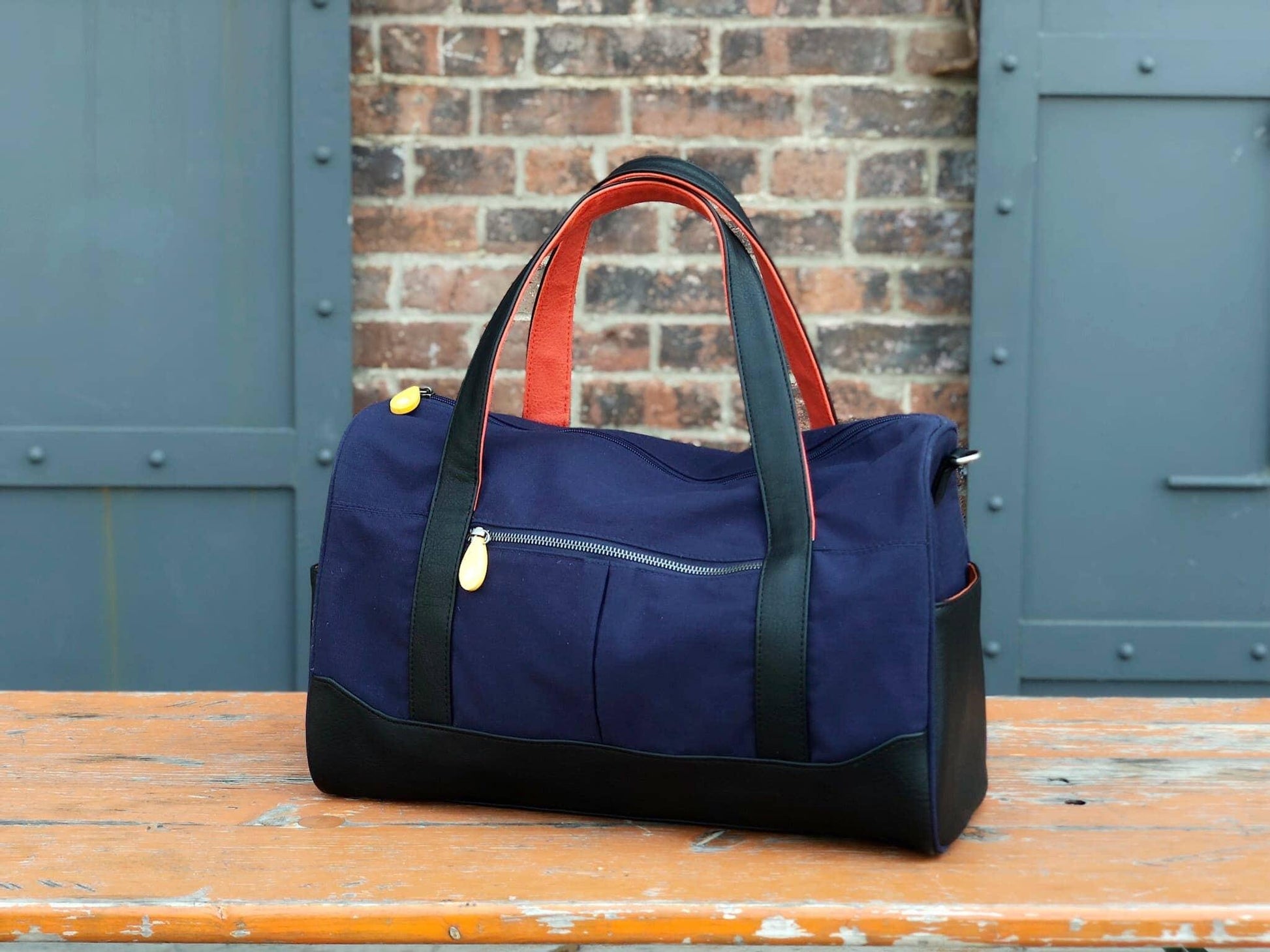 Dekalb Gym and Travel Duffle Bag Dekalb Travel Duffle Bag - Navy + Black