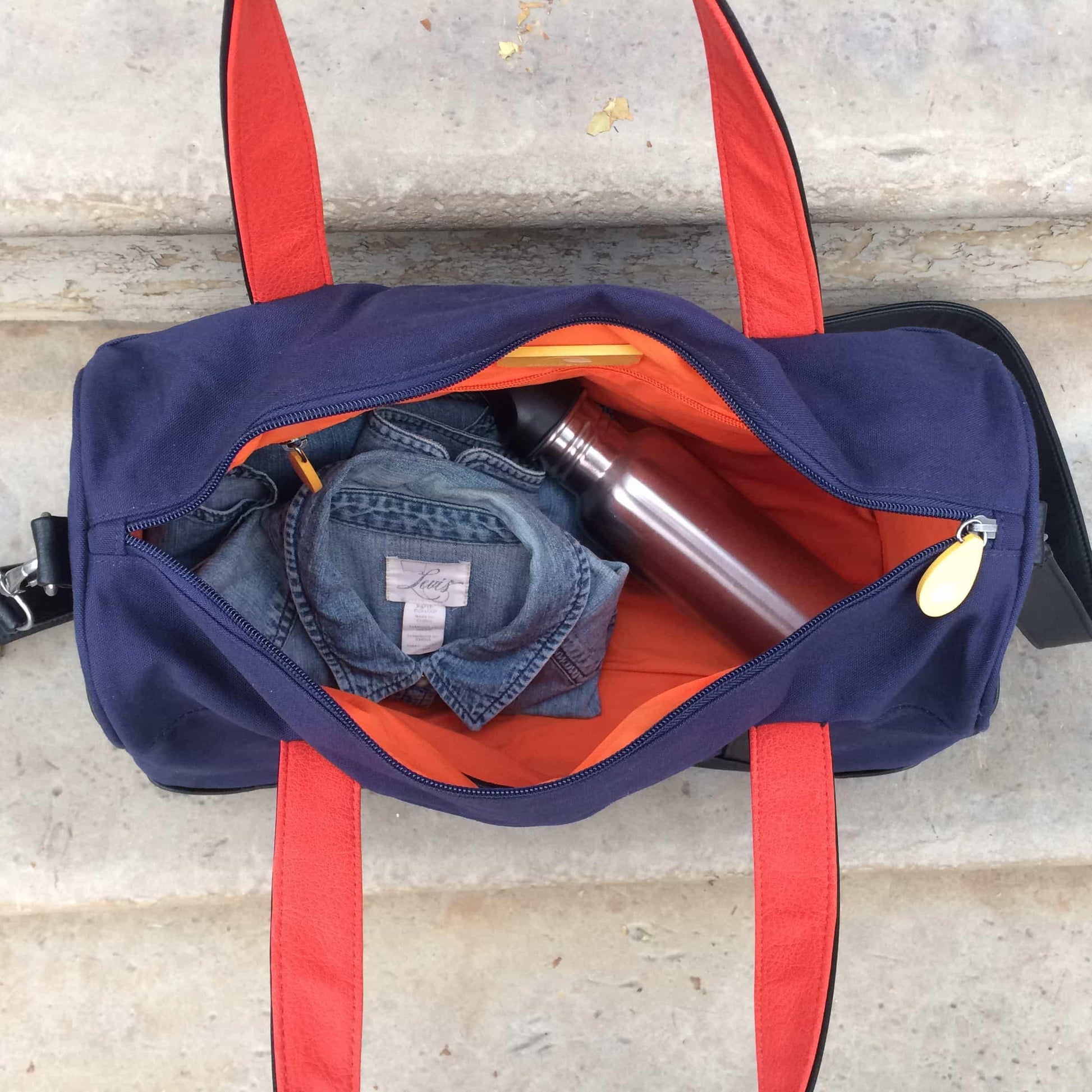 Dekalb Gym and Travel Duffle Bag Dekalb Travel Duffle Bag - Navy + Black