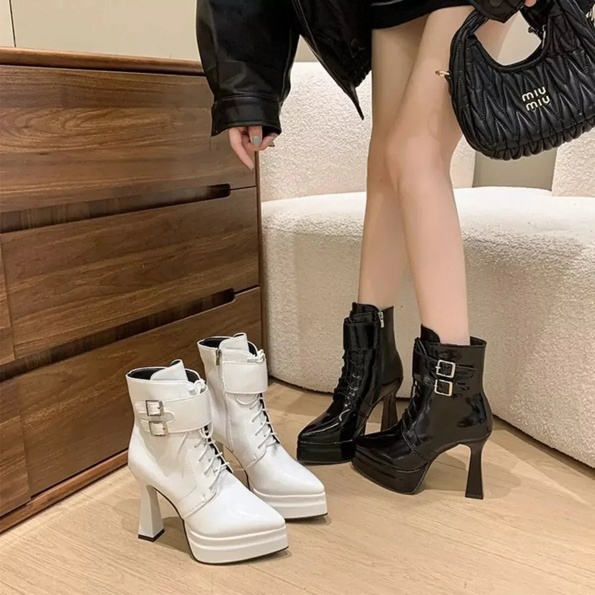 Lace Up Women's Round Toe : Chunky Heel Ankle Boots 3 / White