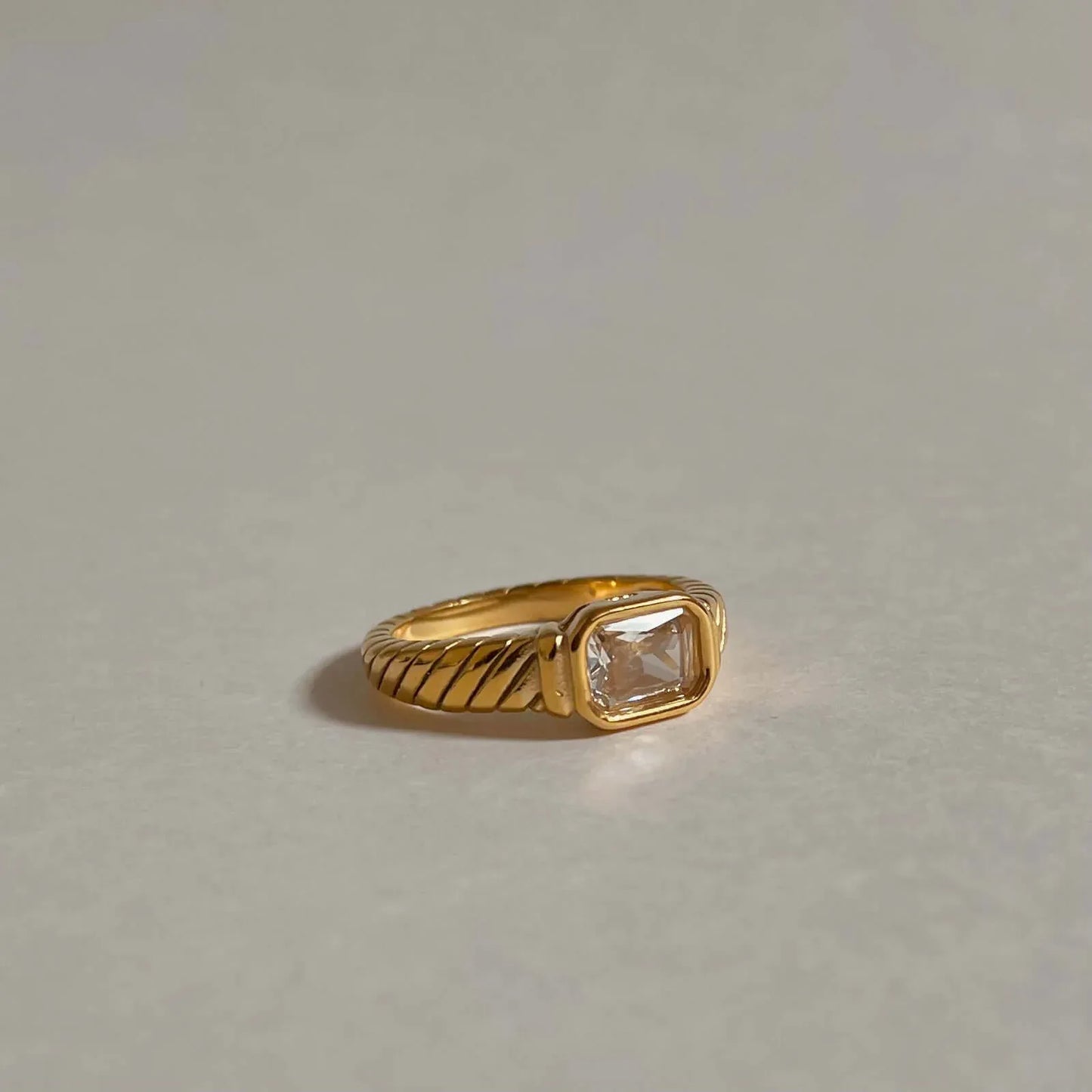 Rectangle Stone Ring 8 / White