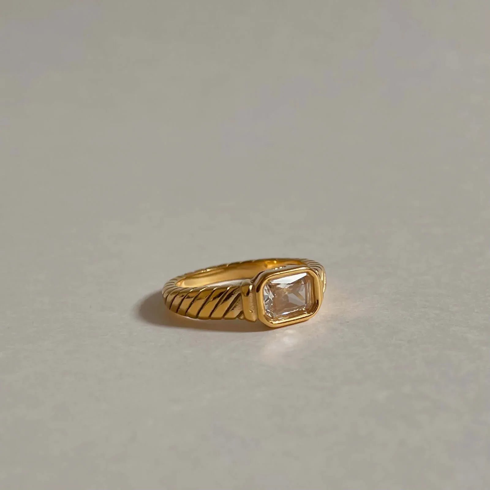 Rectangle Stone Ring 8 / White