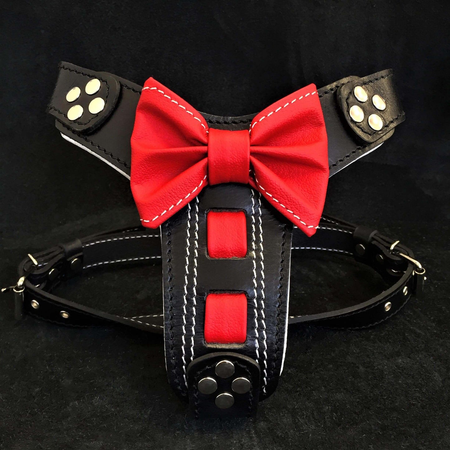 The "Bowtie" handmade leather harness black Small to Medium Size M- Bullterrier Size / SET Harness&Leash