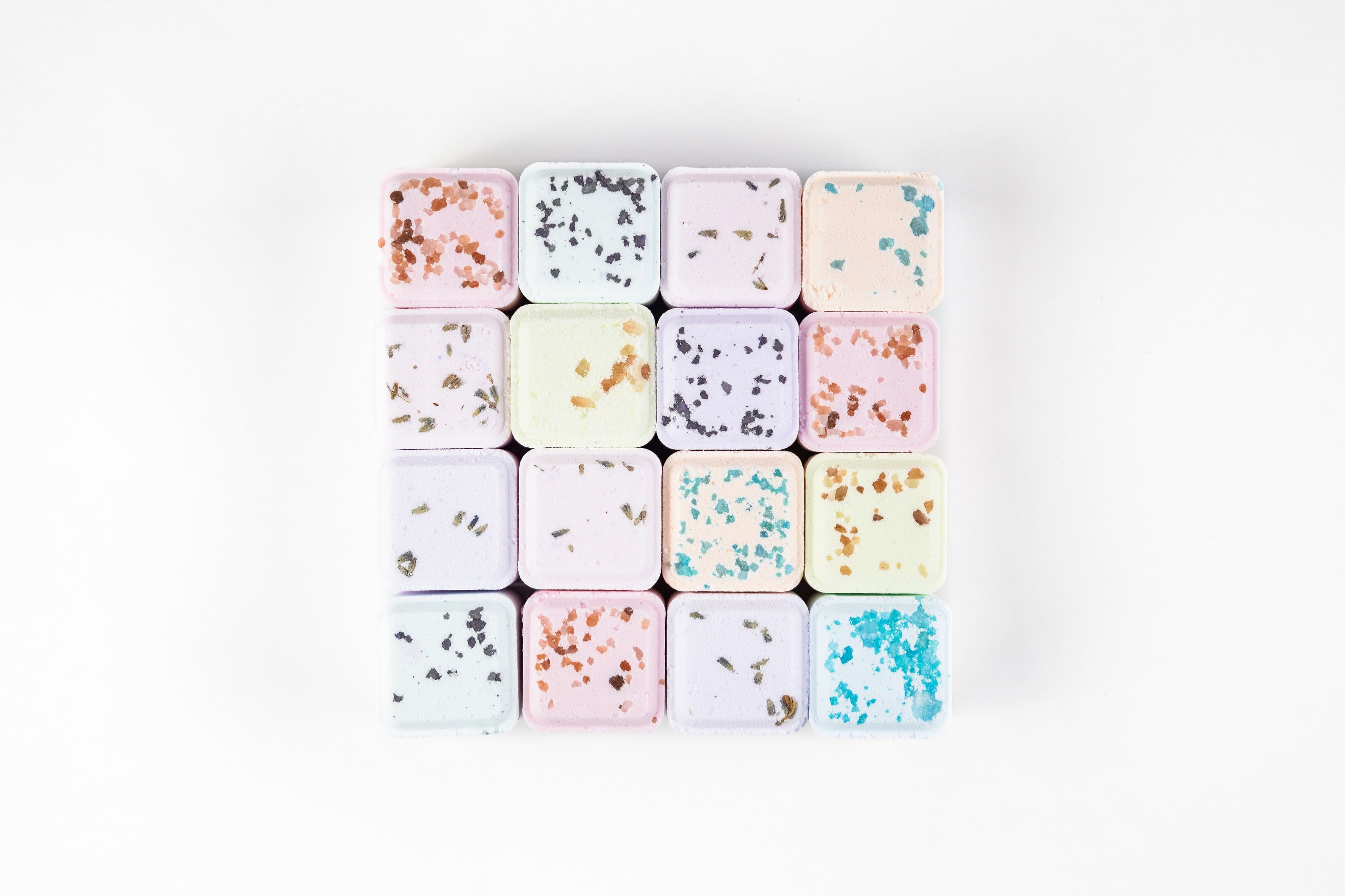 Lizush Natural Bath Bombs and Shower Steamers Gift Set - for anyone that like to Bath and Shower