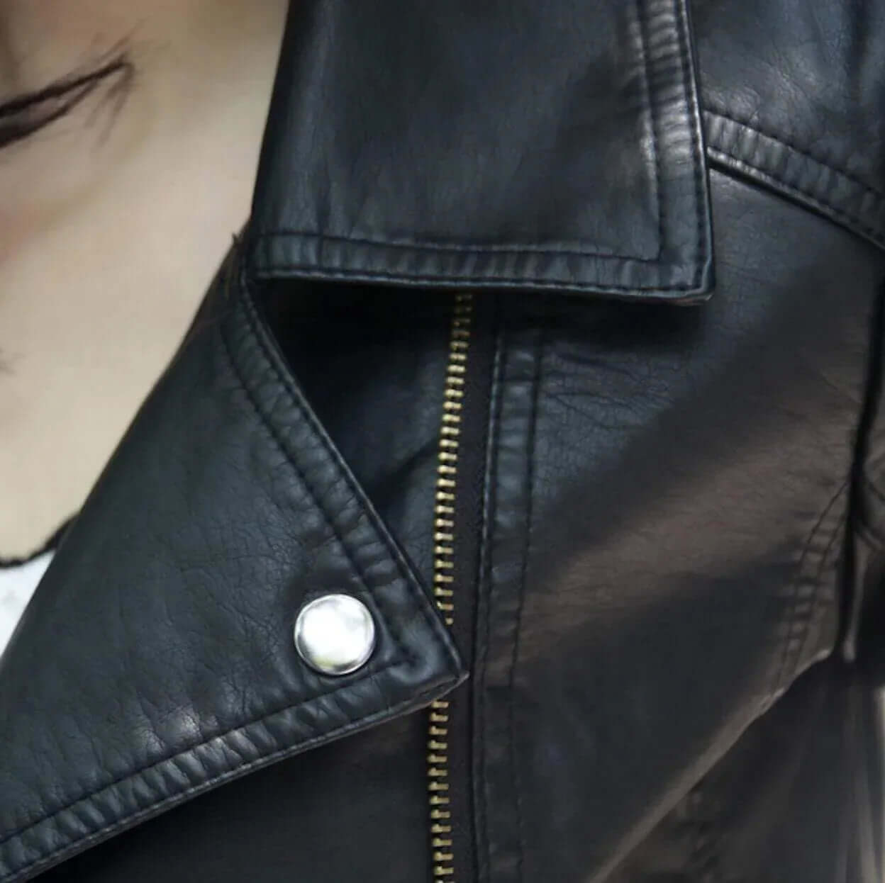 Womens Cropped Vegan Leather Jacket M / Black